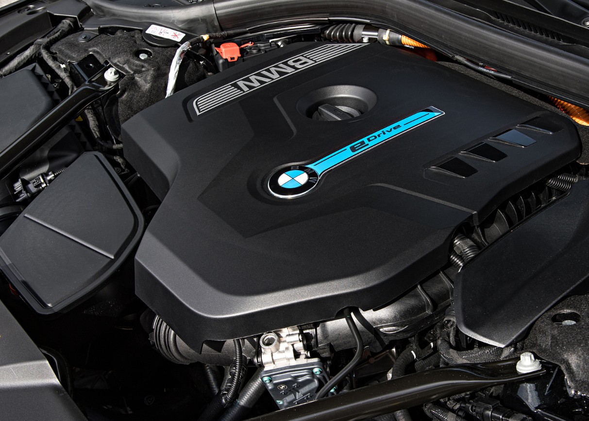 2026 BMW 7-Series iPerformance Specs