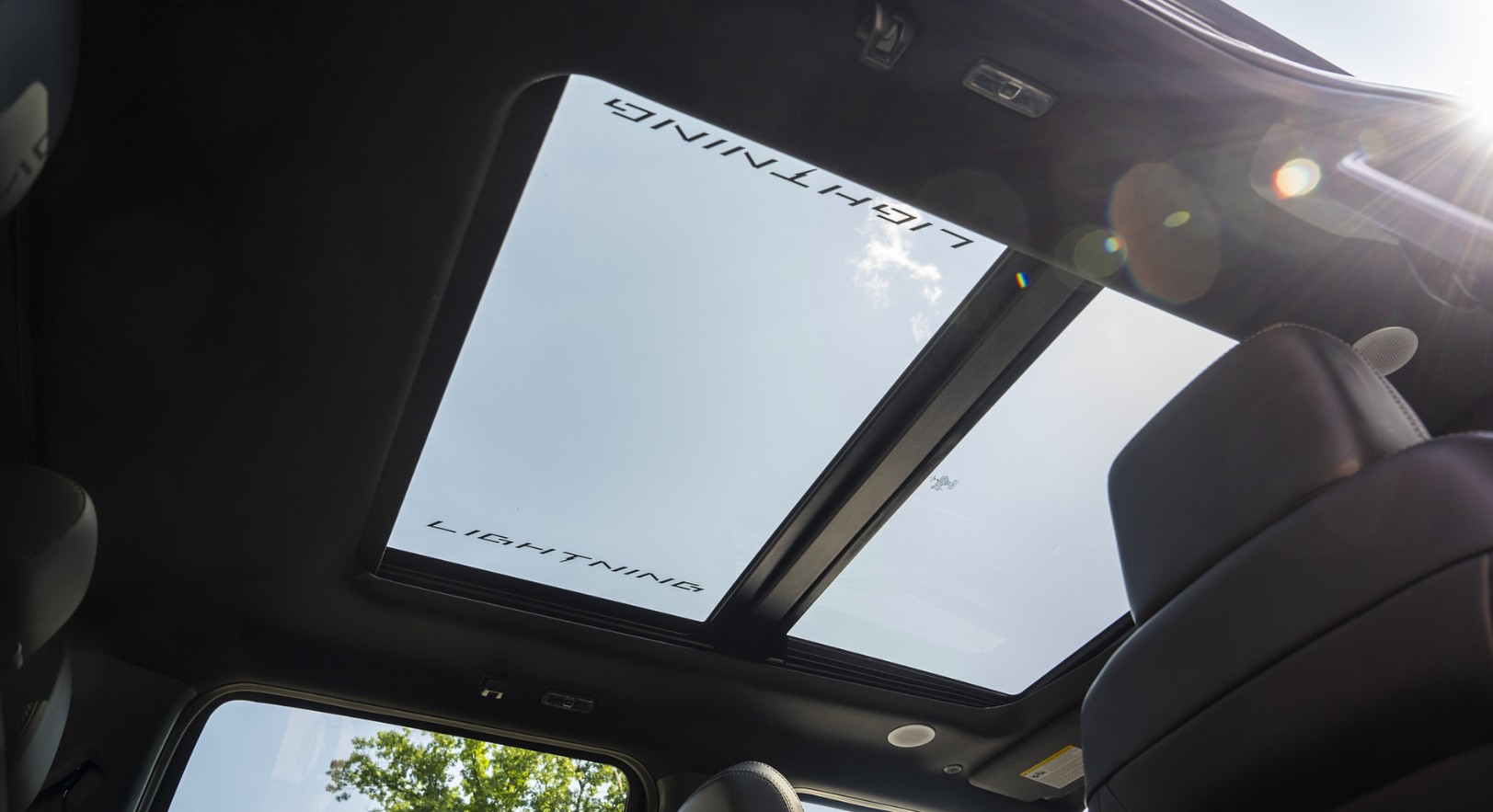 2026 Ford F-150 Lightning Platinum Black Features