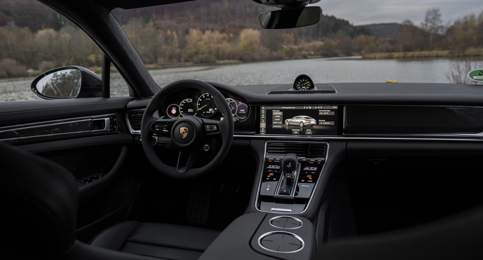 2027 Porsche Panamera 4 E-Hybrid Interior