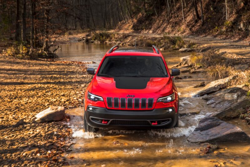 Next-Gen Jeep Cherokee Trailhawk Seen Testing with Rugged All-Terrain Setup